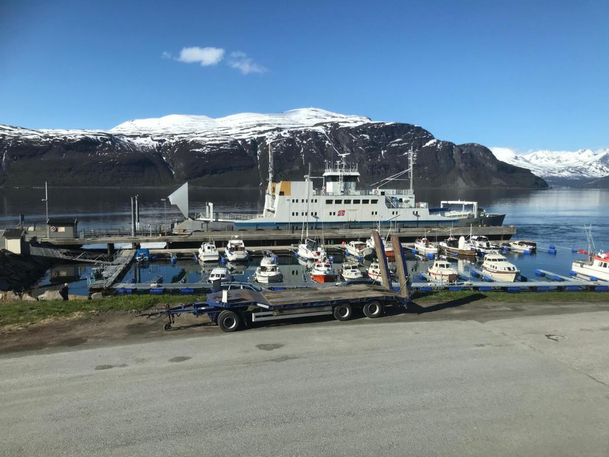 Lyngenfjord Gammelhotell Olderdalen エクステリア 写真